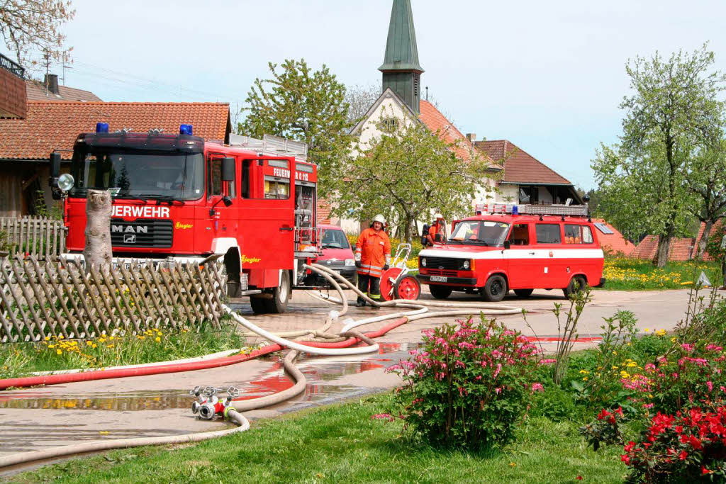 Bei der Frühjahrsprobe der Gesamtwehr Grafenhausen waren im Ortsteil Buggenried 43 Aktive im Einsatz Bei der Frühjahrsprobe der Gesamtwehr Grafenhausen waren im Ortsteil Buggenried 43 Aktive im Einsatz
