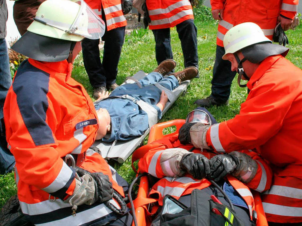 Bei der Frühjahrsprobe der Gesamtwehr Grafenhausen waren im Ortsteil Buggenried 43 Aktive im Einsatz Bei der Frühjahrsprobe der Gesamtwehr Grafenhausen waren im Ortsteil Buggenried 43 Aktive im Einsatz