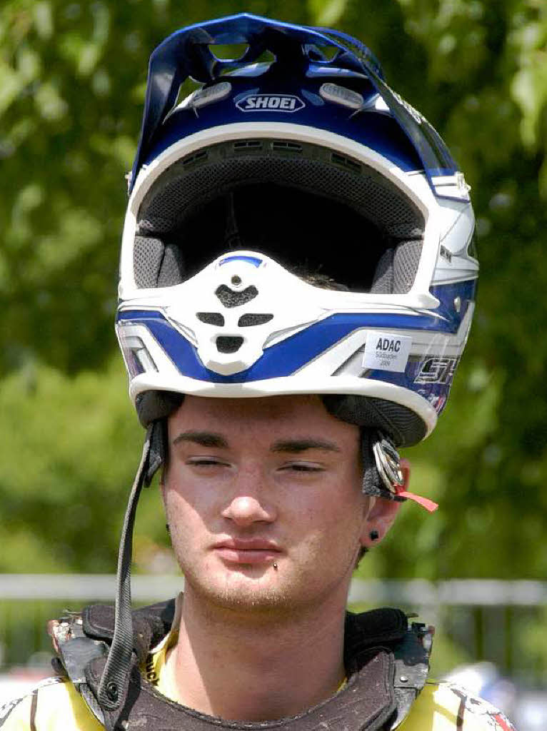 So ein Helm kleidet seinen Träger So ein Helm kleidet seinen Träger