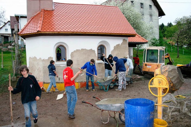 Die Igelschlatter Kapelle wurde  von J... jungen Erwachsenen  komplett saniert.  | Foto: Privat