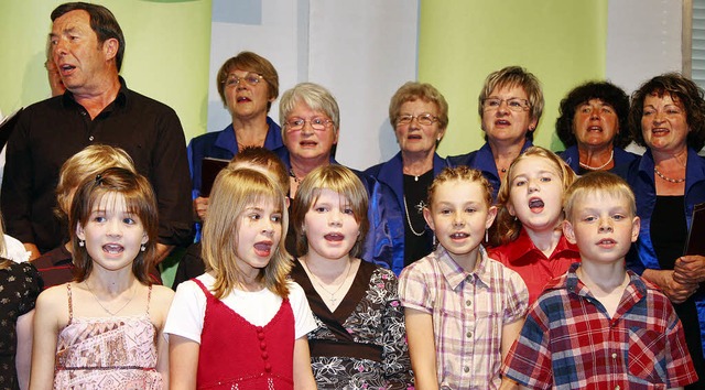 Auch das war eine Premiere am Samstaga...grndeten Schlerchor der Grundschule.  | Foto: Decoux-Kone