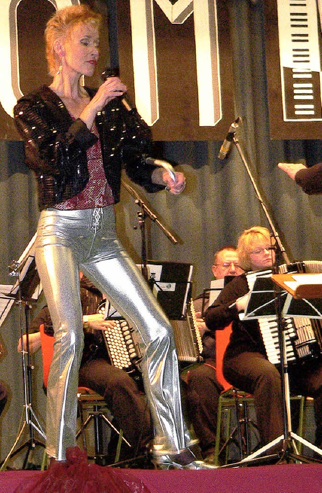 Beim Doppelkonzert in der Alemannenhal...inierte Barbara Wldele das Publikum.   | Foto: Georg Diehl