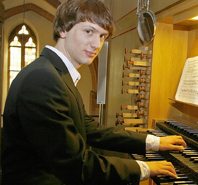 Der erst 19-jhrige Organist Veit Wagn...ng an der Lahrer Stiftskirchen-Orgel.   | Foto: H. Fssel