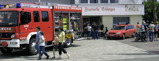 Die Fahrzeuge der Feuerwehr zogen die Blicke auf sich.   | Foto: Hassler