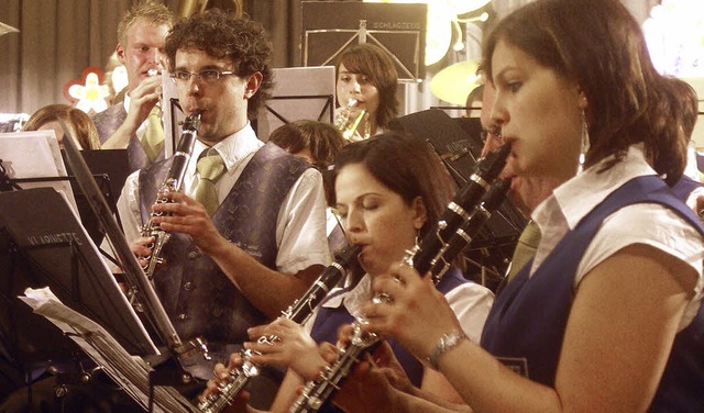 Der Musikverein Wolfenweiler-Schallsta...0 Musiker waren auf der Bhne vereint.  | Foto: Tina Lindemann