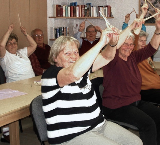 Neuer Sport fr Senioren: Sitztanz macht Riesenspa.   | Foto: Verein