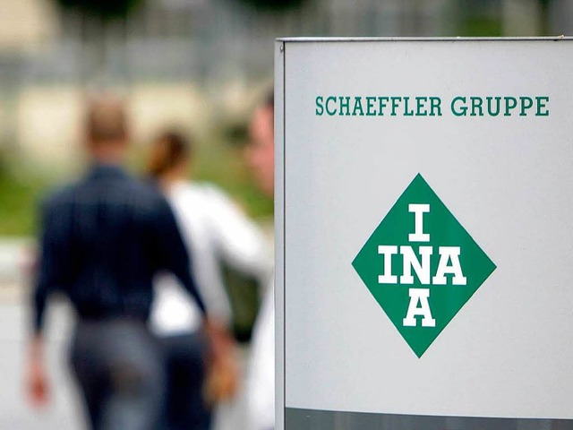 Keiner muss gehen. Das ist die wichtig...ft fr die Mitarbeiter von Schaeffler.  | Foto: dpa