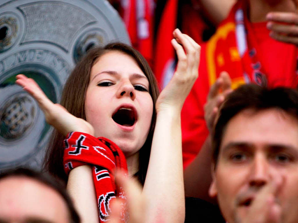 Gute Stimmung beim Heimspiel des SC Freiburg gegen Frth.