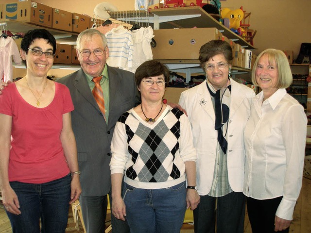 Zur Jubilumsfeier  begrten Brigitte..., Leiterin der Kleiderstube Breisach.   | Foto: barbara Schmidt