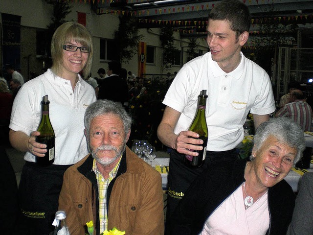 Weinprobe bei der Durbacher Winzergeno...s junge wie auch frs reifere Publikum  | Foto: weizenecker