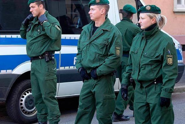 Fotos aus Freiburg: Polizei beendet Hausbesetzung