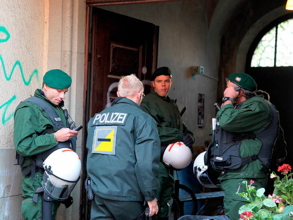 Die Polizei hat das Antoniushaus im Freiburger Stadtteil Wiehre gerumt.