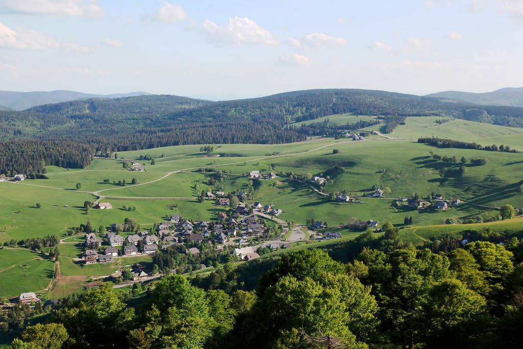 Hofsgrund glitzert in der Abendsonne,