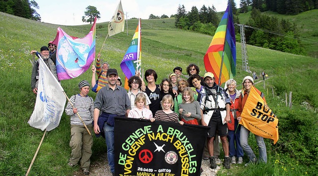 Auf ihrem Friedensmarsch von Genf nach...chmattenhof eine Zwischenstation ein.   | Foto: Eberhard Gross