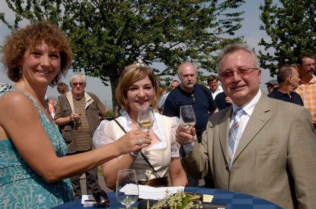 Claudia Schlumberger-Bernhart,    Wein...schmidt  erffneten   den Gutedeltag.   | Foto: Mnch