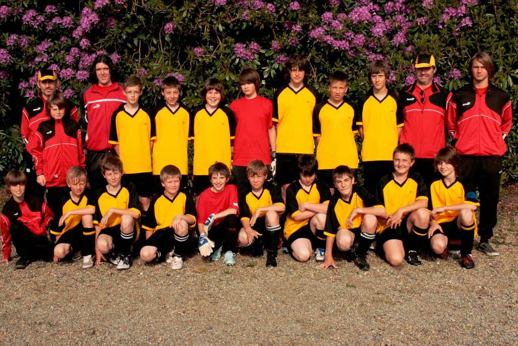Die D-Jugendmannschaft aus Grafenhausen musste am ersten Turniertag in Combrit vier Spiele absolvieren Die D-Jugendmannschaft aus Grafenhausen musste am ersten Turniertag in Combrit vier Spiele absolvieren