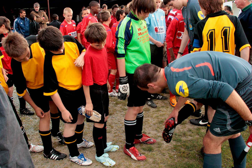 Die D-Jugendmannschaft aus Grafenhausen musste am ersten Turniertag in Combrit vier Spiele absolvieren Die D-Jugendmannschaft aus Grafenhausen musste am ersten Turniertag in Combrit vier Spiele absolvieren