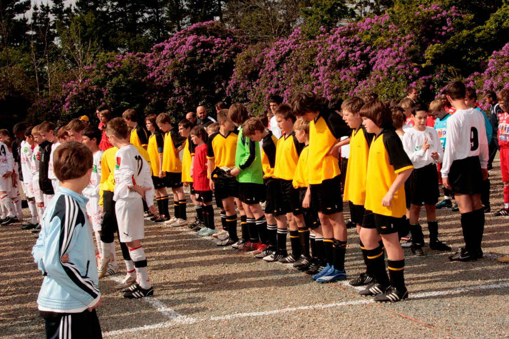 Die D-Jugendmannschaft aus Grafenhausen musste am ersten Turniertag in Combrit vier Spiele absolvieren Die D-Jugendmannschaft aus Grafenhausen musste am ersten Turniertag in Combrit vier Spiele absolvieren
