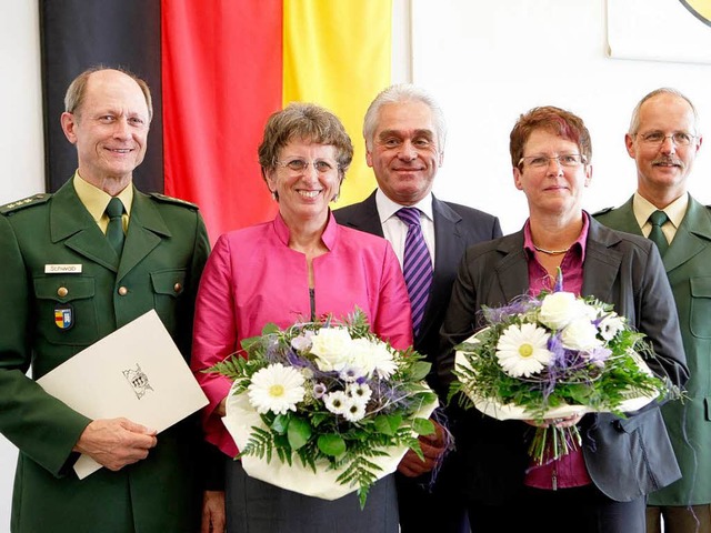 Wilfried und Maria Schwab, Innenminister Heribert  Rech, Ute und Joachim Metzger  | Foto: Christoph Breithaupt