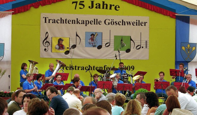 <Bildtext>Musikalische Vielfalt (im Bi...achtenkapelle Gschweiler.</Bildtext>   | Foto: Christa Maier