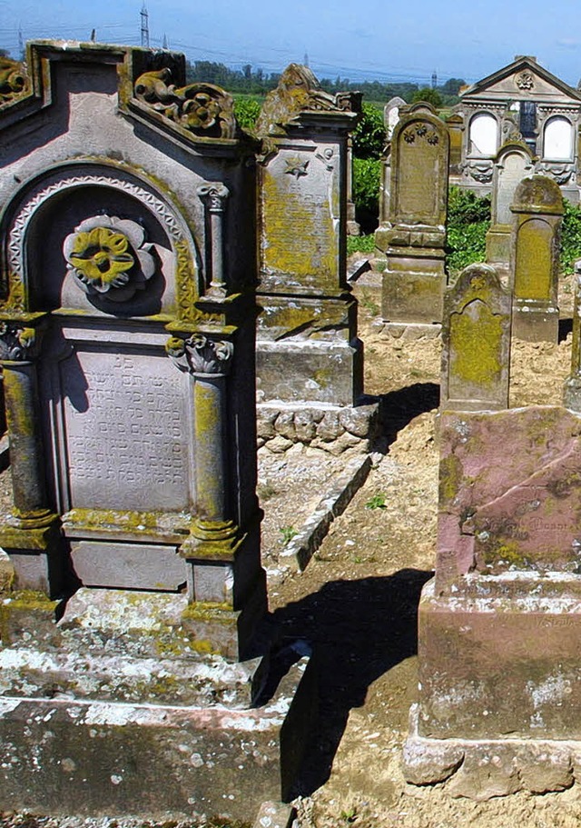 Grabsteine auf dem Jdischer Friedhof Nonnenweier   | Foto: Heidi Fssel
