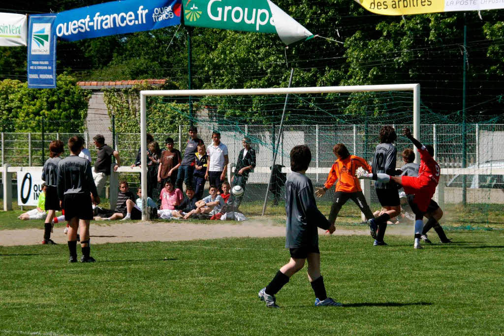 D-Jugend Grafenhausen spielt beim internationalen Jugendturnier in der Partnergemeinde Combrit