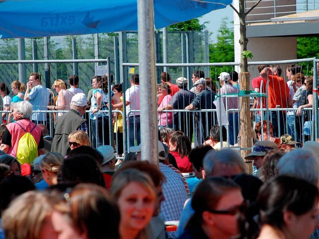 Geduld brauchte, wer heute und am Sams...llzugsanstalt Offenburg werfen wollte.  | Foto: Gertrude Siefke