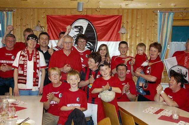 Bilder des Tages: FANCLUB FEIERT