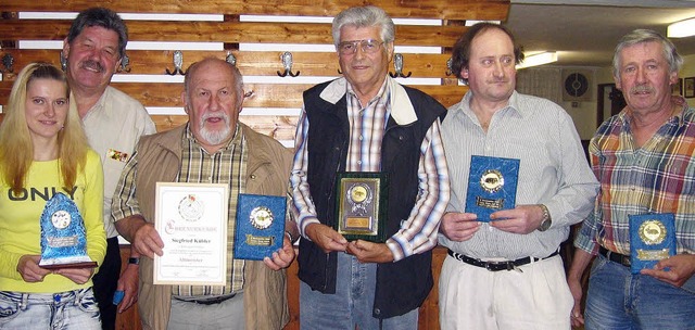 Vereinsmeister und verdiente Mitgliede...Kleintierzuchtverein Nordweil geehrt.   | Foto: Reiner Merz