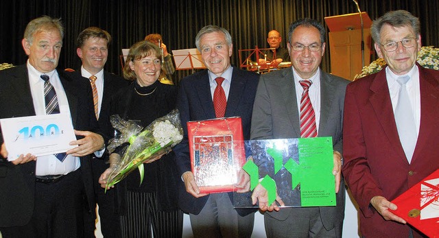 100 Jahre Baugenossenschaft Rheinfelde...chtsratsvorsitzender Wolfgang Mller.   | Foto: Ralf Staub