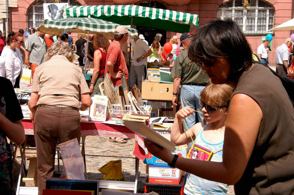 Genau hinschauen lohnte sich beim groen Angebot an den vielen Stnden in der Innenstadt.