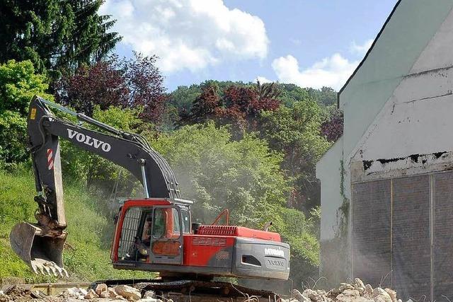 Abbrucharbeiten reien Risse in Nachbarhaus