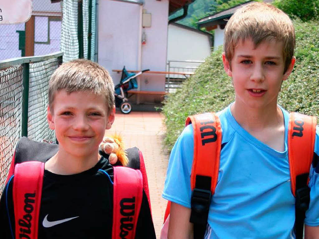 Finale Junioren U12, links Sieger Lukas Hoffrichter (TC GW Emmendingen) und Finalist Gabriel Stadelmann (TC BW Weil am Rhein).