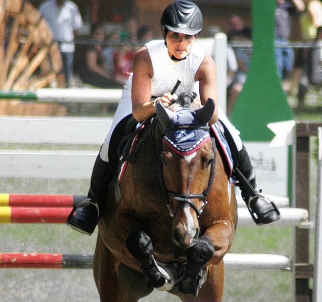 Ihr Knnen  zeigten Ross und Reiter  a... bei den Bugginger  Pferdesport-Tagen.  | Foto: Anlicker