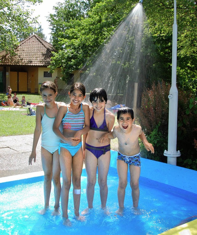 Abkhlung tut not bei diesen heien Te...he im Freibad kann da Wunder wirken!    | Foto: Frey