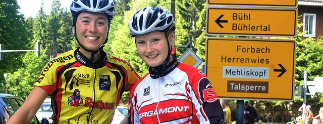 Stefanie Andris (rechts) siegte beim H...ah Zimmerlin (links) wurde Dritte.      | Foto: Junkel