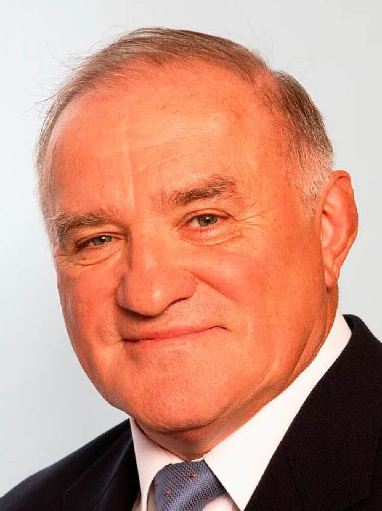 Manfred Schpf, 62,  Betriebswirt,  Wallburg