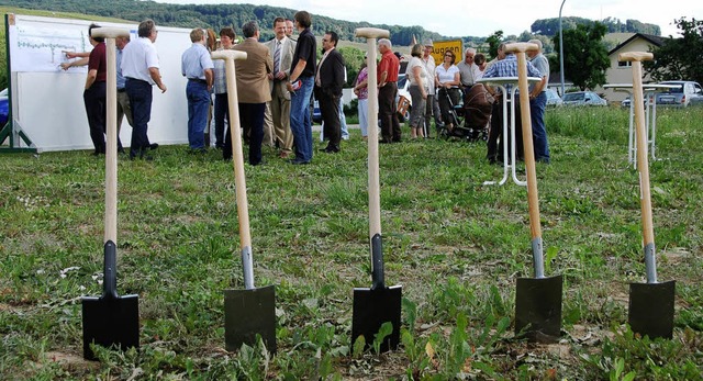 Frhlich gefeiert wurde in Auggen der Beginn der Erschlieungsarbeiten.   | Foto: Sigrid Umiger