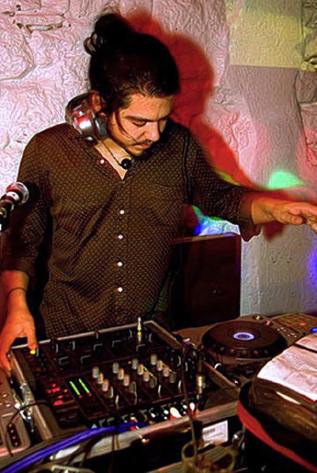 Am DJ-Pult: Nico Olivos prsentiert heute seine eigene CD.   | Foto: pr