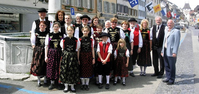 Der Heimatverein Husern machte  in de...freundete Trachtengruppe von  Menznau.  | Foto: johannes sebulke