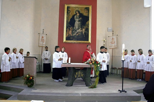 Mit einem Festgottesdienst hat die Pfa...hluss der Kirchenrenovation gefeiert.   | Foto: herbert birkle