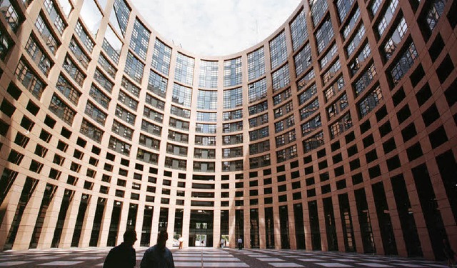 Einmal im Monat, wenn sich der Wanderz... ist Straburg europische Hauptstadt.  | Foto: Rolf Haid