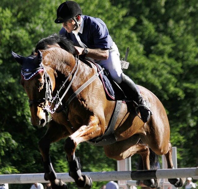 Pferdehndler im Reitparcours: Hans-Peter Heiniger   | Foto: neubert