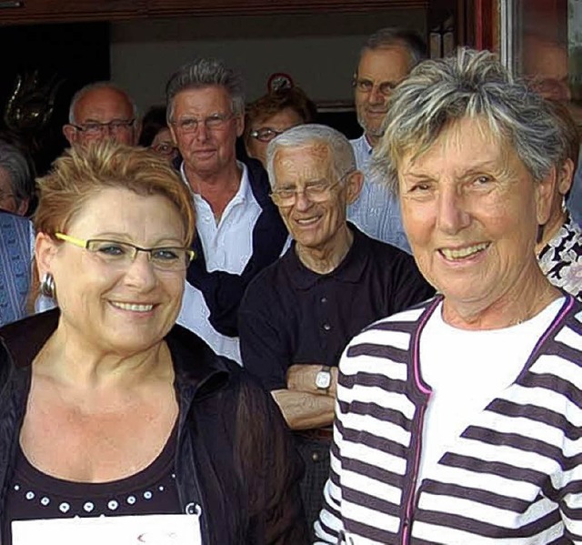 Judith Unrath (links) erhlt die Auszeichnung von Vera Kimmel   | Foto: Heinz Vollmar