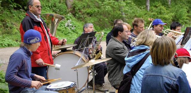 Bei der Mollenbachhtte spielte die Stadtmusik Todtnau.   | Foto: Karin Maier