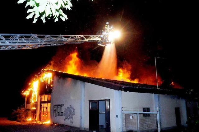 Brand zerstrt Lagerhalle in der Ortenau