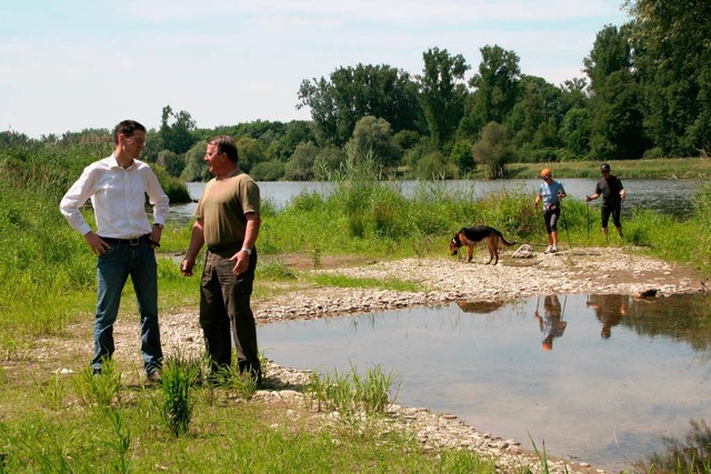 Die Brgermeister Jochen Paleit (links...ebietsmanagement fr den Taubergieen.  | Foto: Erika Sieberts