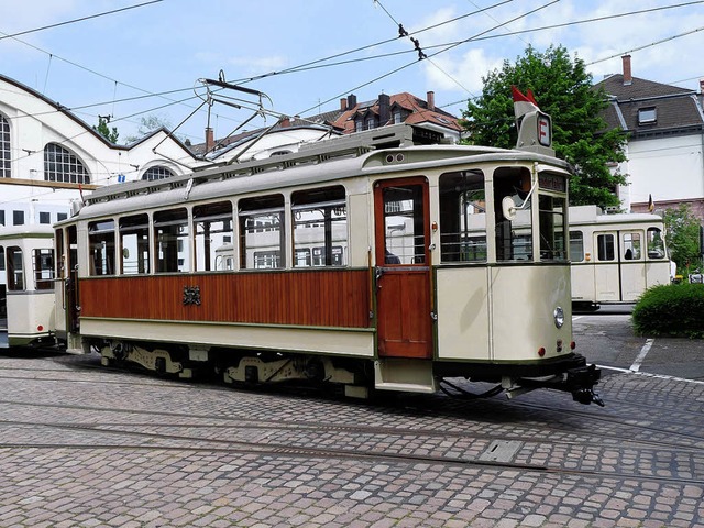 Die Freunde der Freiburger Straenbahn...wieder auf Fahrt durch die Innenstadt.  | Foto: Privat