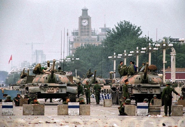 Die &#8222;chinesische Lsung&#8220;: Panzer gegen das eigene Volk  | Foto: AFP