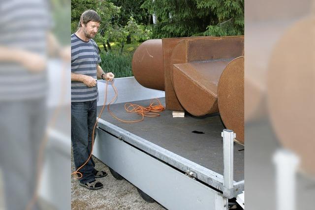 Skulptur geht auf groe Reise